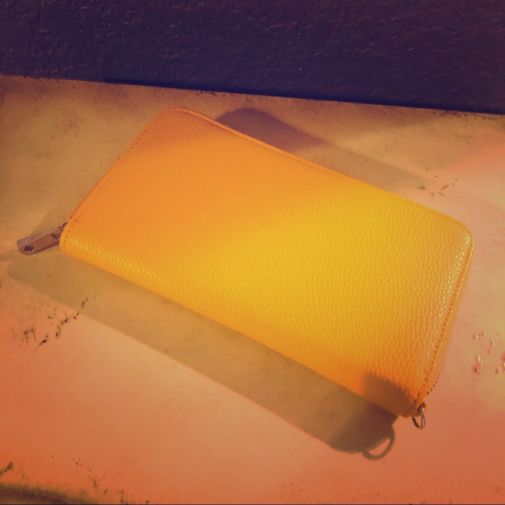 All About the Benjamins Wallet by Thirty One